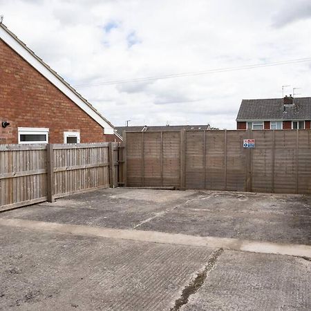 Bungalow In Keynsham Exterior photo