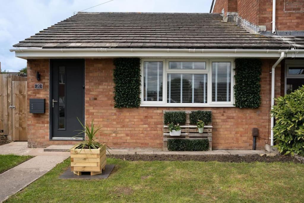 Bungalow In Keynsham Exterior photo