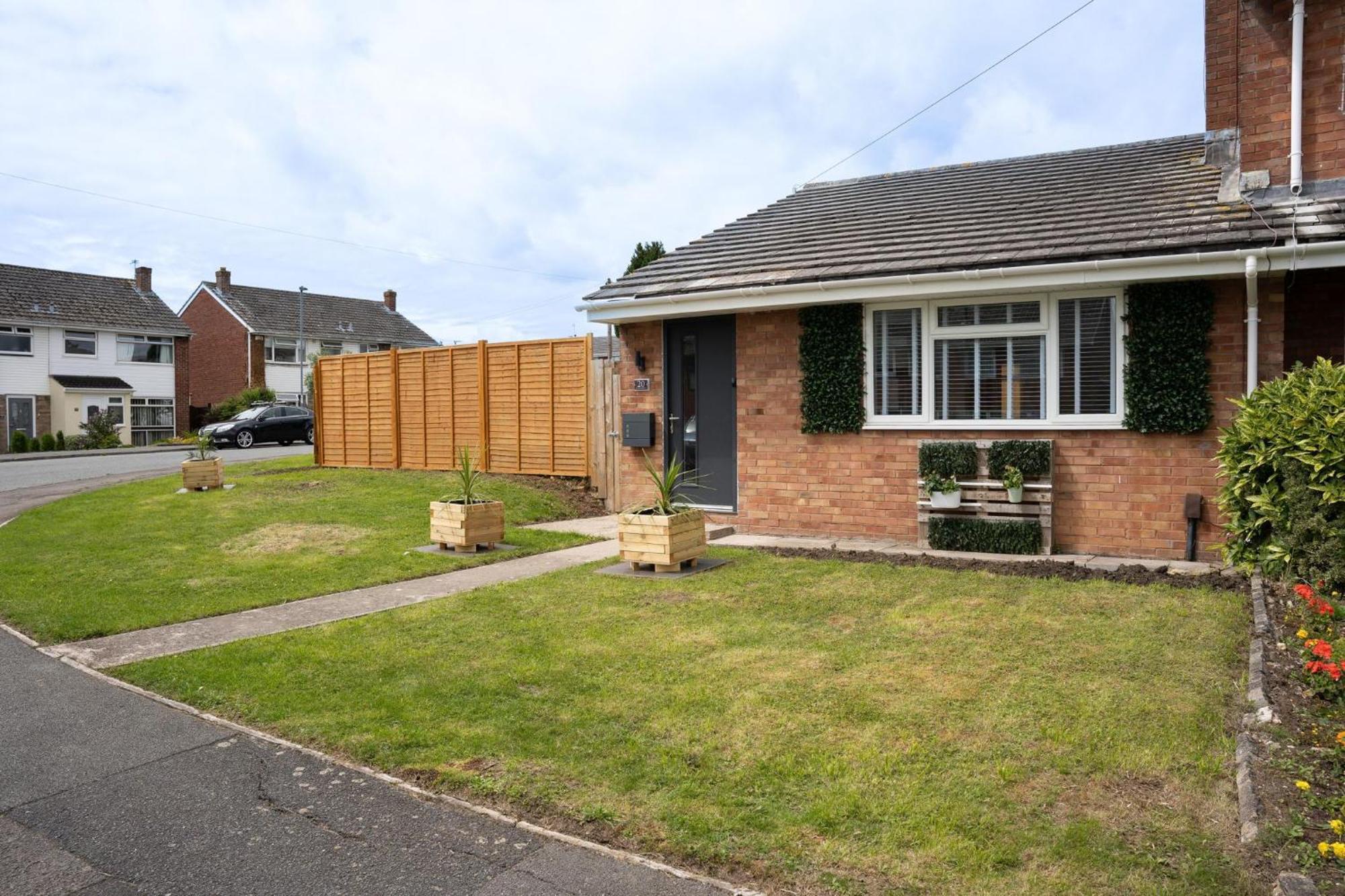 Bungalow In Keynsham Exterior photo